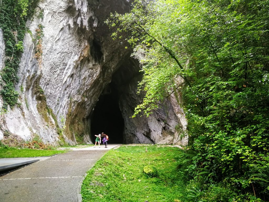 Cantabría, la cueva Cullalvera.